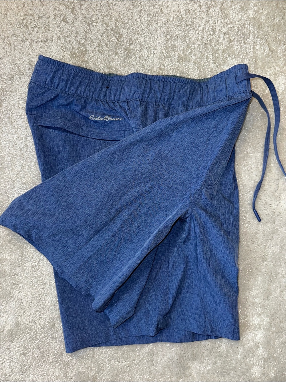 Eddie Bauer Men's Blue Elastic-Waist Hybrid Shorts - Picture 4 of 7